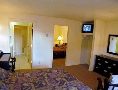 Continental Inn Cheboygan Ngoại thất bức ảnh